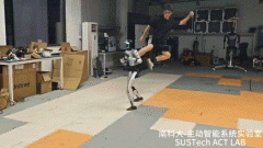 <b>中国机械人鲤鱼打挺让外国网平易近破防评论区</b>